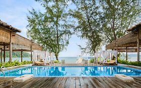 Eden Beach Resort